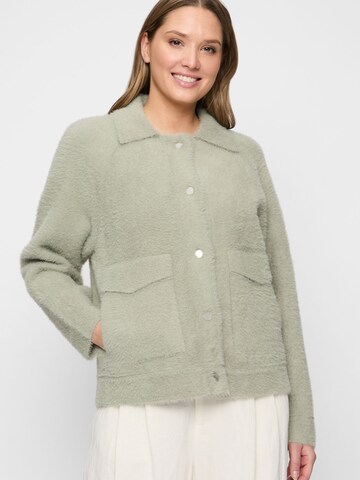 Covered Strickjacke 'Paris' in Grün: Vorderseite