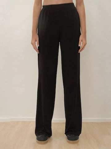 Hiccup Wide Leg Hose in Schwarz: Vorderseite