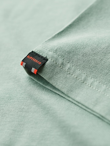T-Shirt 'Essential' Superdry en vert