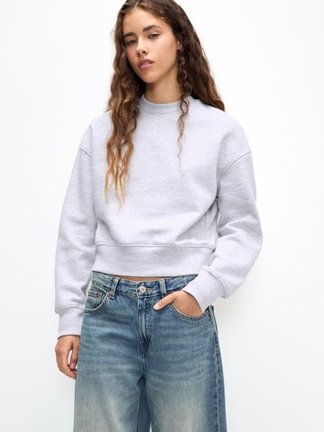 Pull&Bear Sweatshirt in Grijs: voorkant