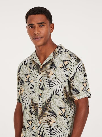 PROTEST Shirt 'PRTBAIL' in Groen