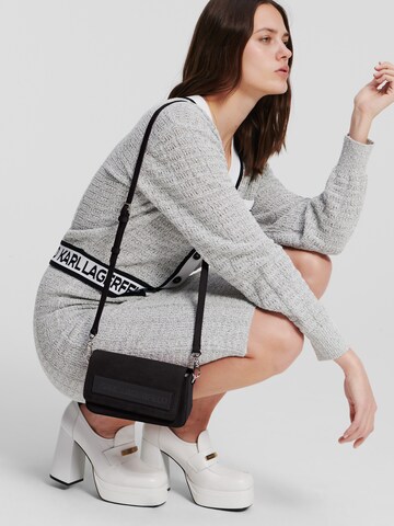 Karl Lagerfeld Schultertasche in Schwarz