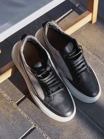 Estro Låg sneaker '09-4611' i grå