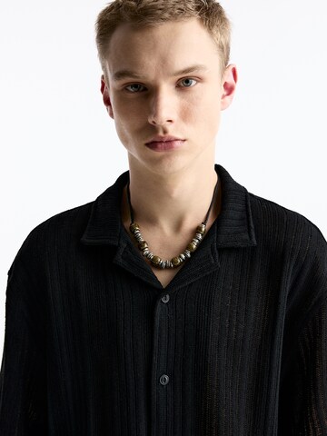 Pull&Bear Comfort Fit Hemd in Schwarz