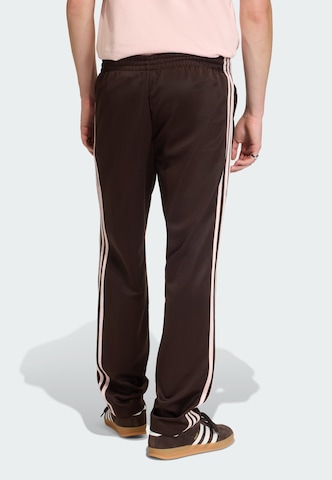 ADIDAS ORIGINALS - regular Pantalón en marrón