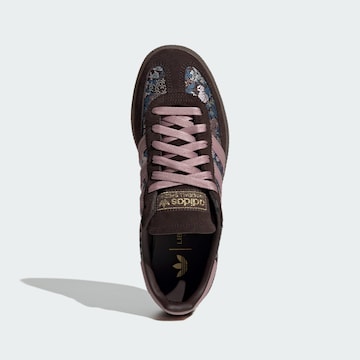 ADIDAS ORIGINALS Sneaker 'Handball Spezial X Liberty London' in Braun