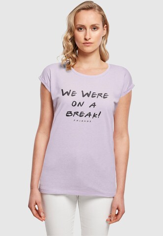 ABSOLUTE CULT T-Shirt 'Friends - We Were On A Break' in Lila: predná strana