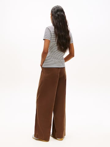 Tommy Jeans Tričko 'ESSENTIAL' - Čierna