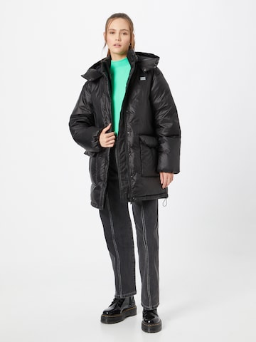 LEVI'S ® Χειμερινό παλτό 'Luna Core Puffer Mid' σε μαύρο