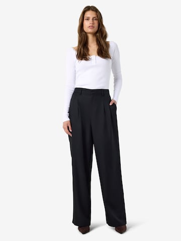 Loosefit Pantaloni con pieghe 'NMDaili' di Noisy may in nero