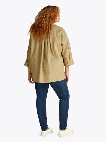 Camicia da donna 'ESS' di Tommy Hilfiger Curve in beige