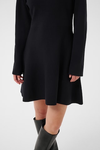 Part Two - Vestido em preto