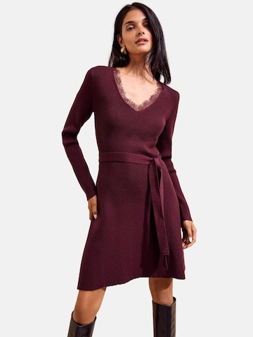 Friends Like These - Vestido de punto en rojo: frente