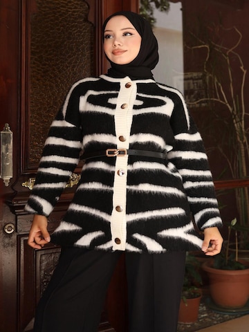 MODAMIHRAM Tunic in Black