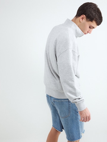 BALMOHK Collegepaita värissä harmaa