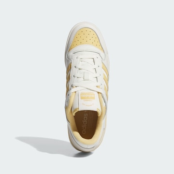 ADIDAS ORIGINALS - Zapatillas deportivas bajas 'Forum' en beige