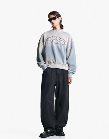 BershkaSweater majica - plava boja