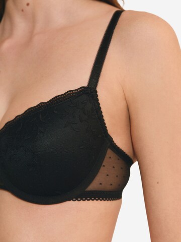 Classico Reggiseno 'Amazone' di ETAM in nero