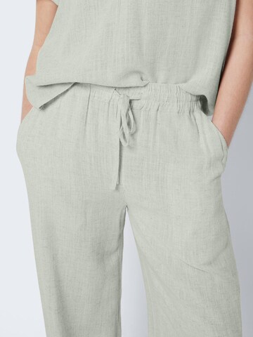 Loosefit Pantaloni 'LEILANI' de la Noisy may pe verde