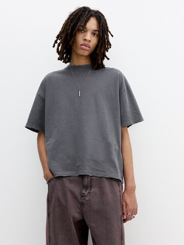 Pull&Bear Shirt in Grey: front