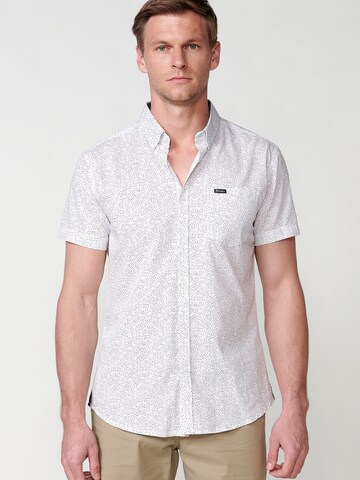 Coupe regular Chemise KOROSHI en blanc : devant