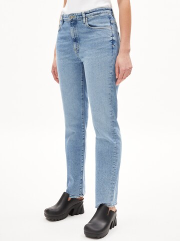 ARMEDANGELS Regular Jeans ' CARENAA ' in Blauw: voorkant