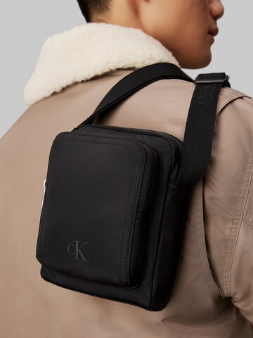 Calvin Klein Jeans - Bolso de hombro en negro: frente