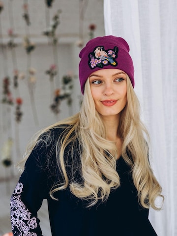 RADADA Beanie 'Waxwing Bird' in Purple