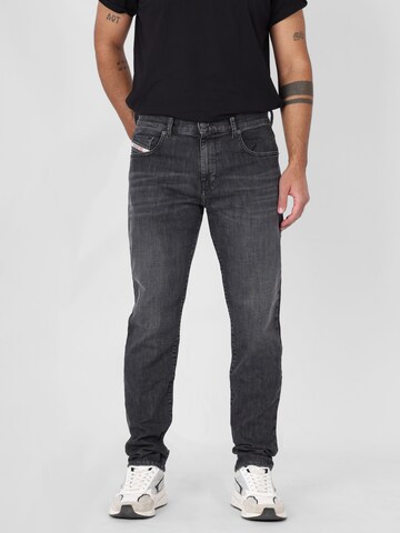 DIESEL Slim fit Jeans 'D-STRUKT SUPERSTRETCH JOGGJEANS' in Black: front