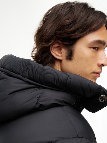 juoda Tommy Jeans Demisezoninė parka