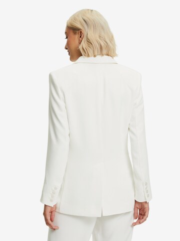 Vera Mont Blazer in White