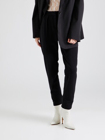 ABOUT YOU Regular Pleat-front trousers in Black: front