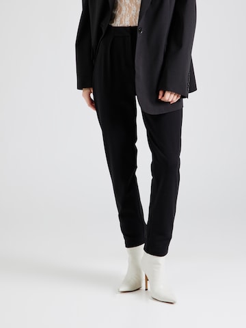 ABOUT YOU Regular Pleat-Front Pants in Black: front