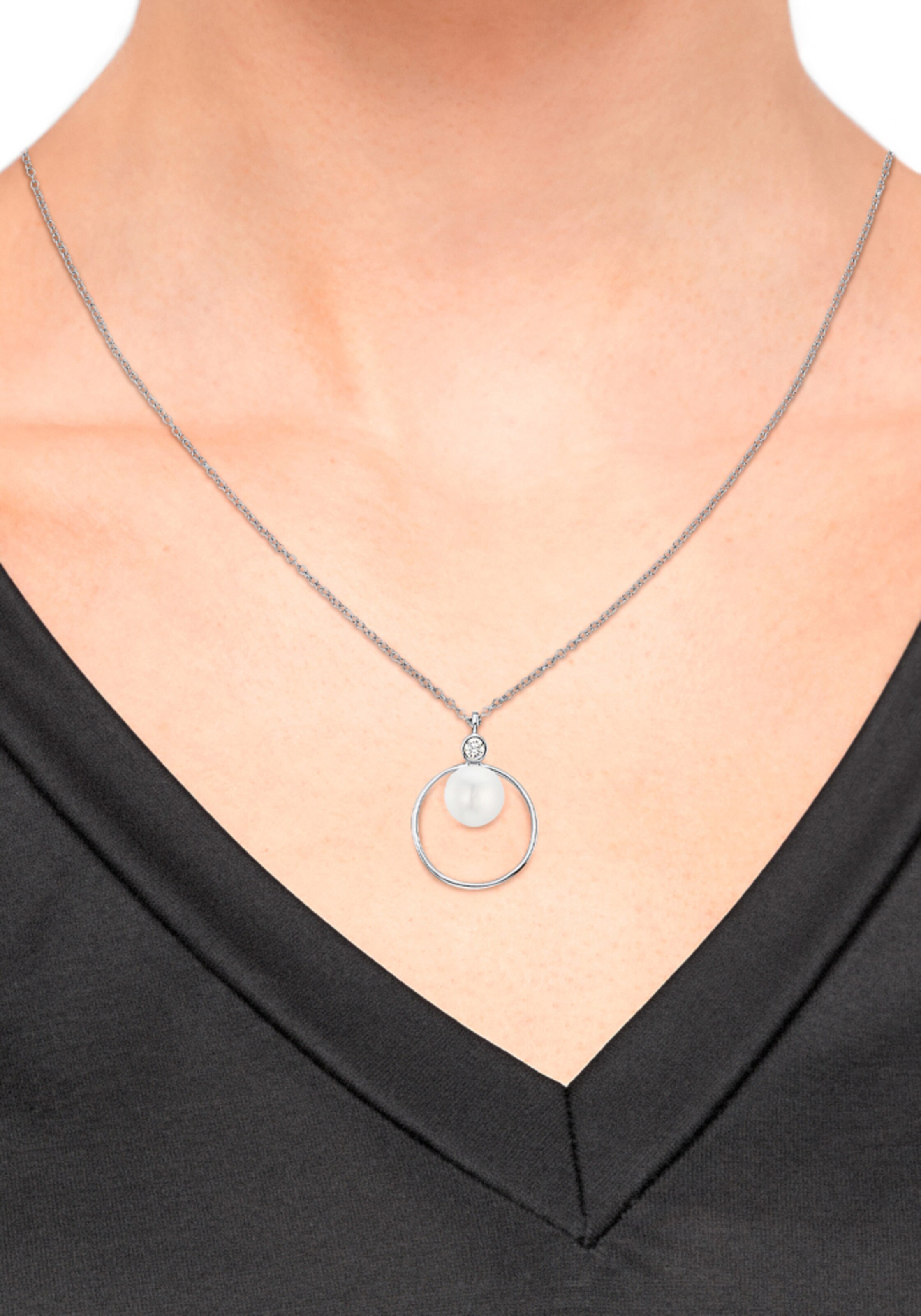 s.Oliver Necklace in Silver