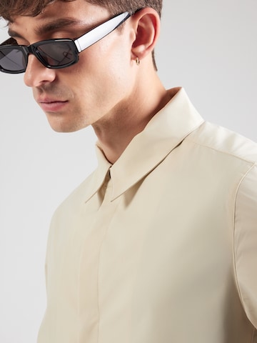 Lyle & Scott Comfort Fit Skjorta i beige