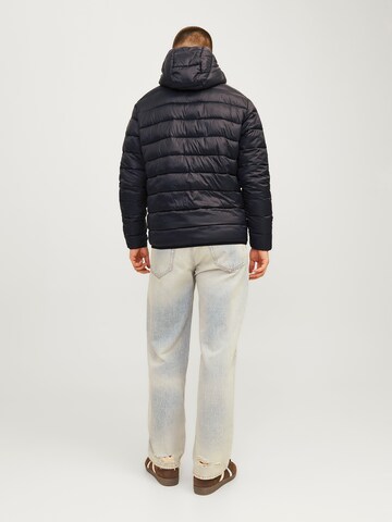 JACK & JONES Overgangsjakke 'JJVINCENT' i sort