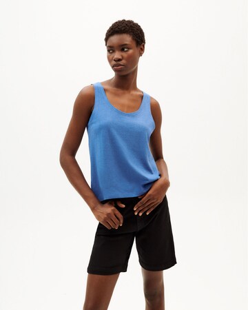 Thinking MU Top (GOTS) in Blau: Vorderseite