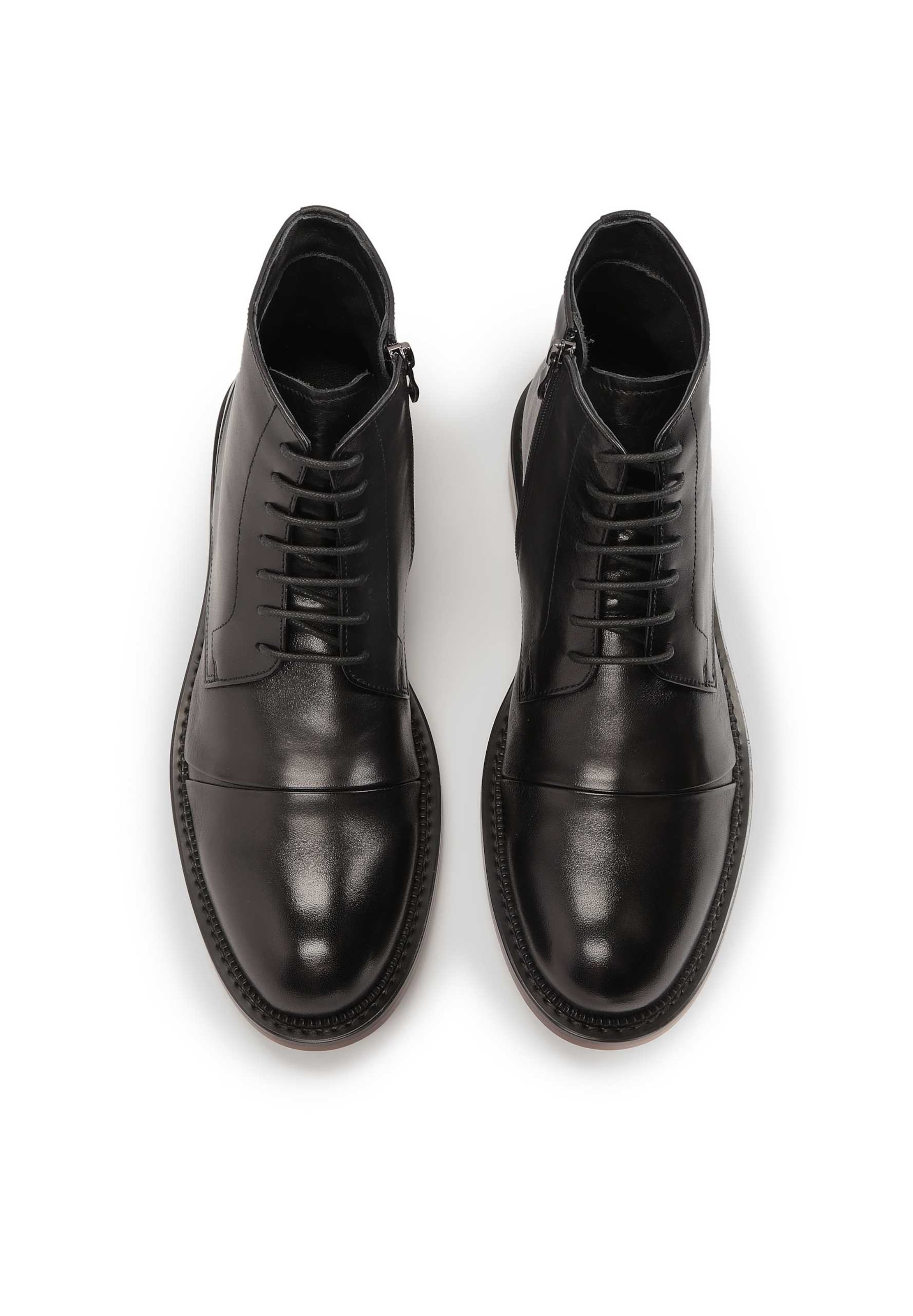 Kazar Boots in Black