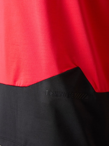 T-Shirt fonctionnel Tommy Life en rouge