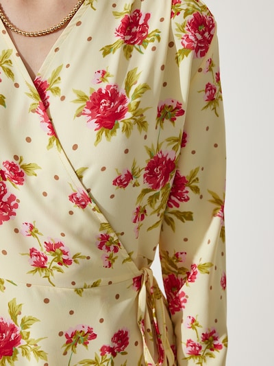 Happiness İstanbul Robe en 36 en jaune clair / kiwi / rose / rouge, Vue avec produit