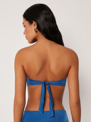 CALZEDONIA Bandeau Bikinitop 'Shiny Satin' in Blau