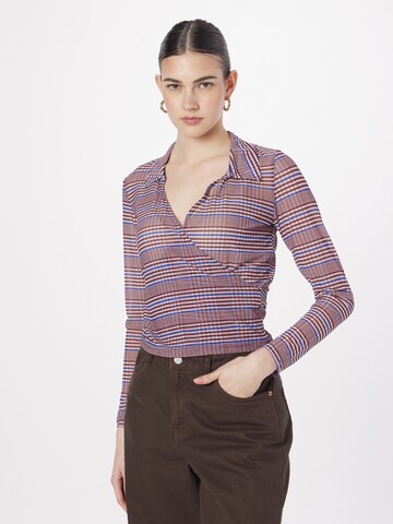 Monki Blouse in Bruin: voorkant