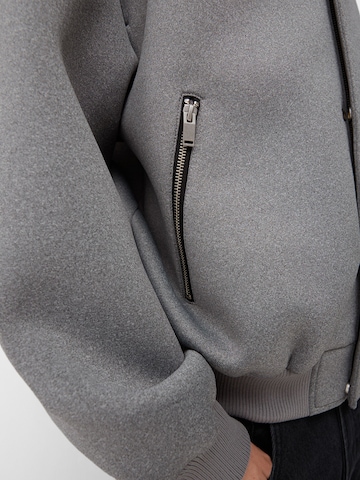 Giacca di felpa di Bershka in grigio