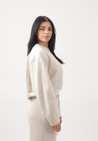 Elara Sweatshirt in Beige