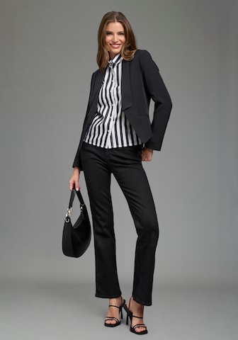 LAURA SCOTT Blazer in Black