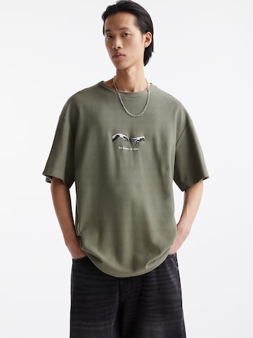 Tricou de la Pull&Bear pe verde: față