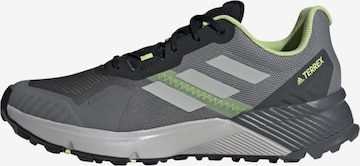 Chaussure de course 'Soulstride' adidas Terrex en gris : devant