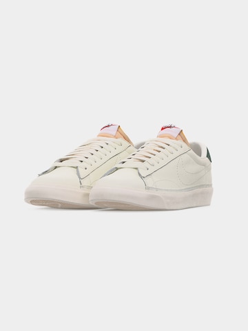 Sneaker low 'Tennis Classic' de la Nike Sportswear pe bej