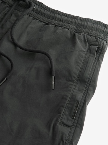 Next Tapered Cargobyxa i svart
