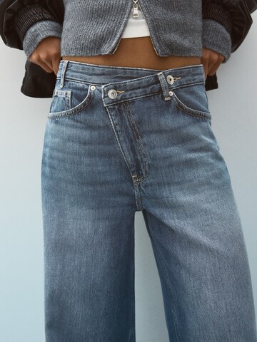 Bershka Wide leg Jeans in Blue: front